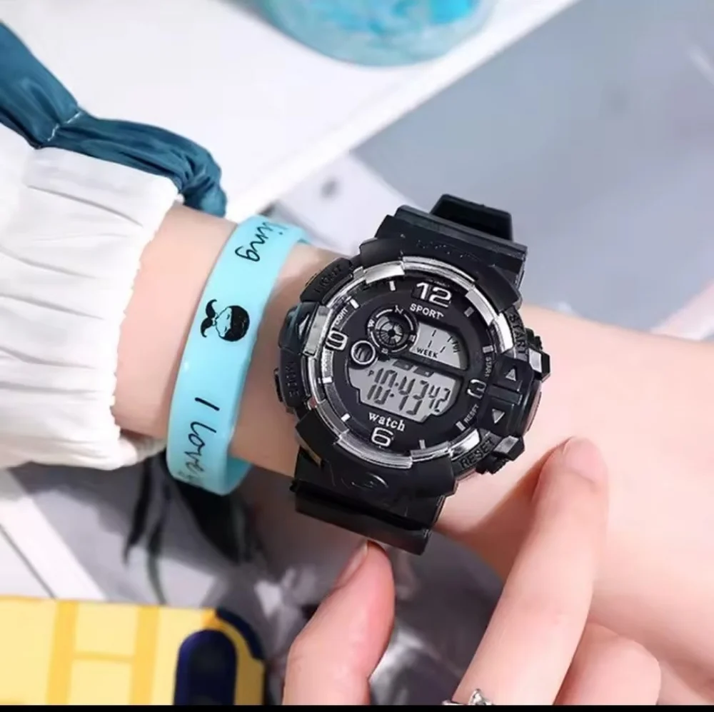 N/A stylish black